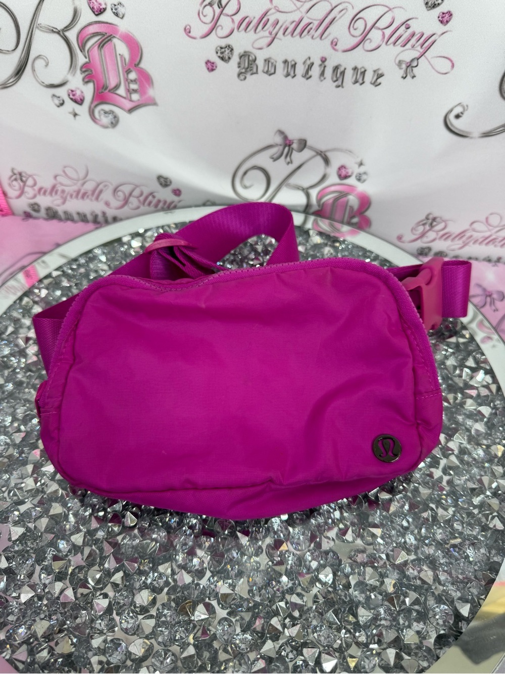lululemon athletica bag Fanny pack bun bag Everyday Crossbody Bag in Bright Pink